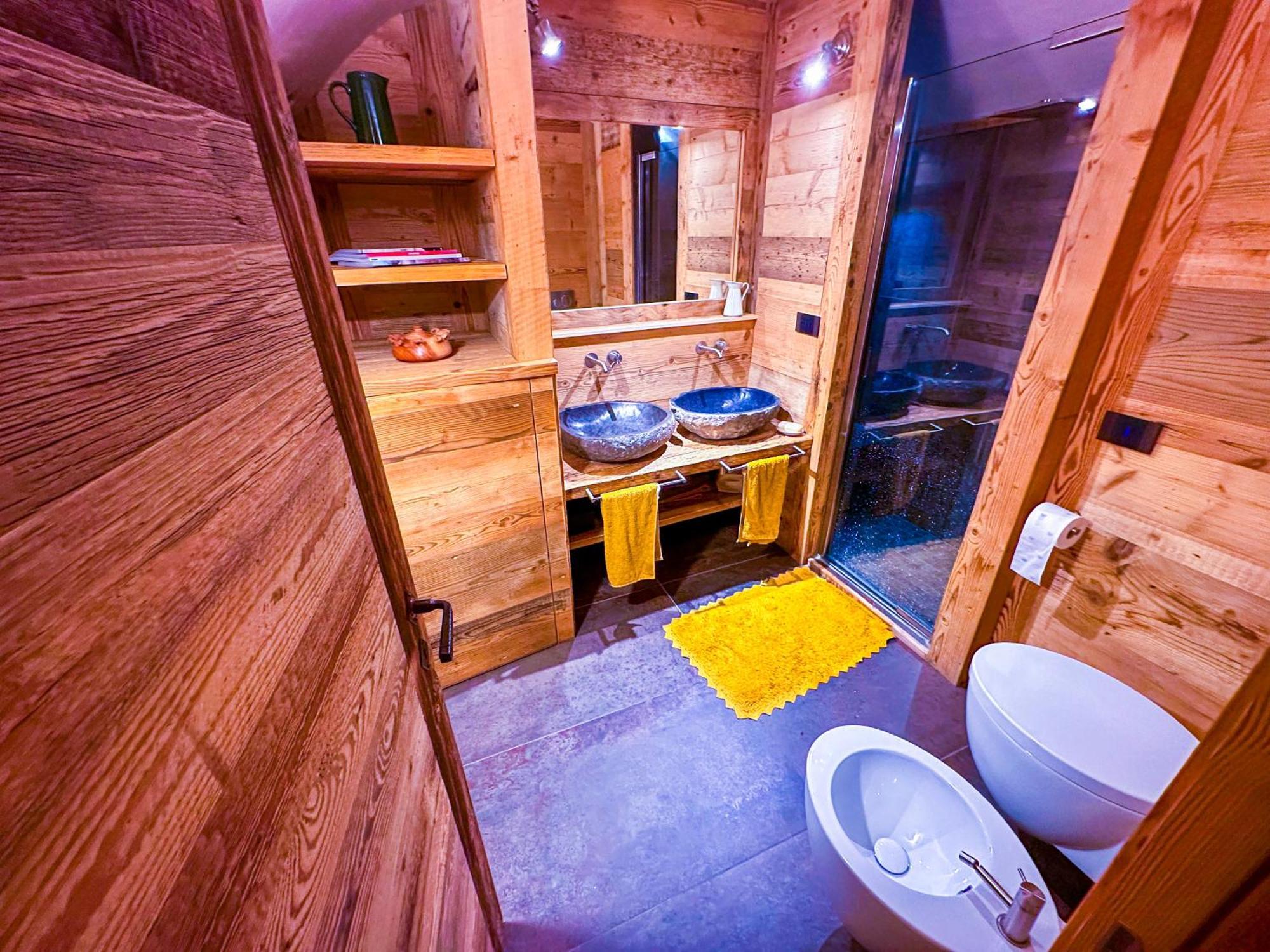 Joivy Modern Family Chalet With Stunning Mountain Views Champoluc Kültér fotó