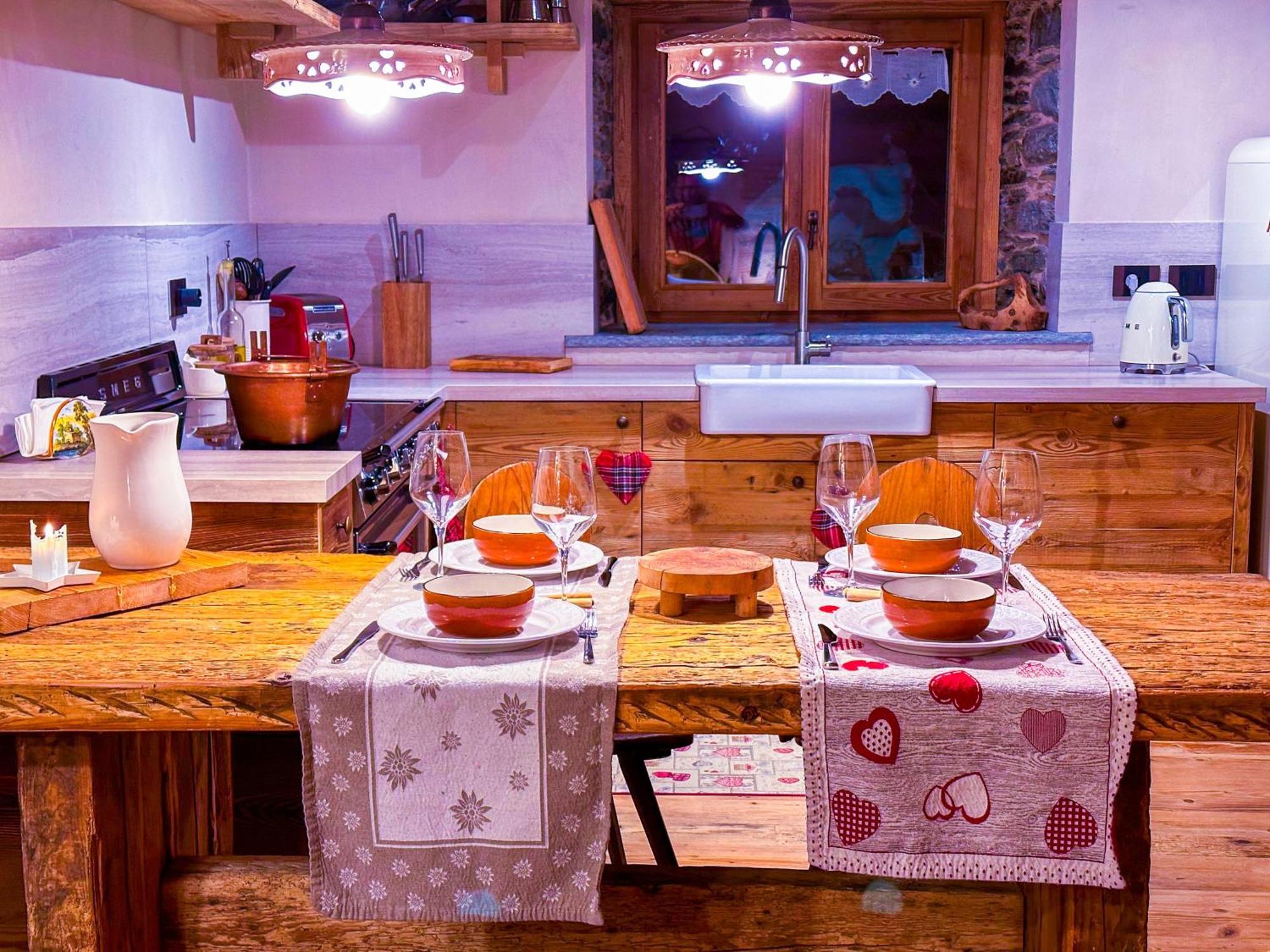 Joivy Modern Family Chalet With Stunning Mountain Views Champoluc Kültér fotó