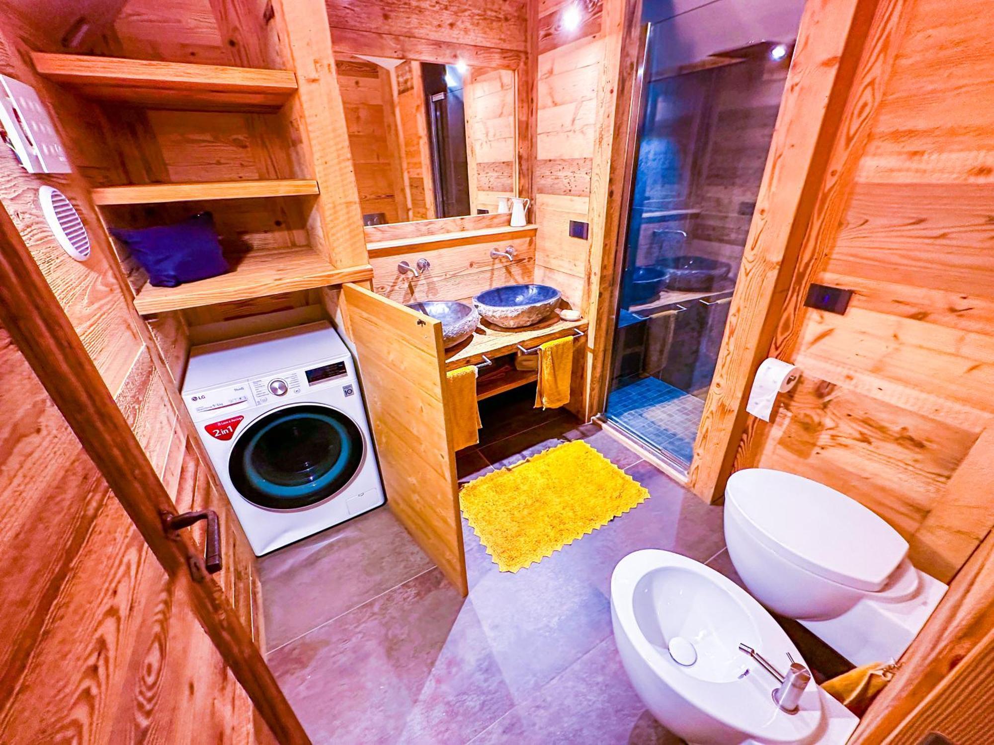 Joivy Modern Family Chalet With Stunning Mountain Views Champoluc Kültér fotó