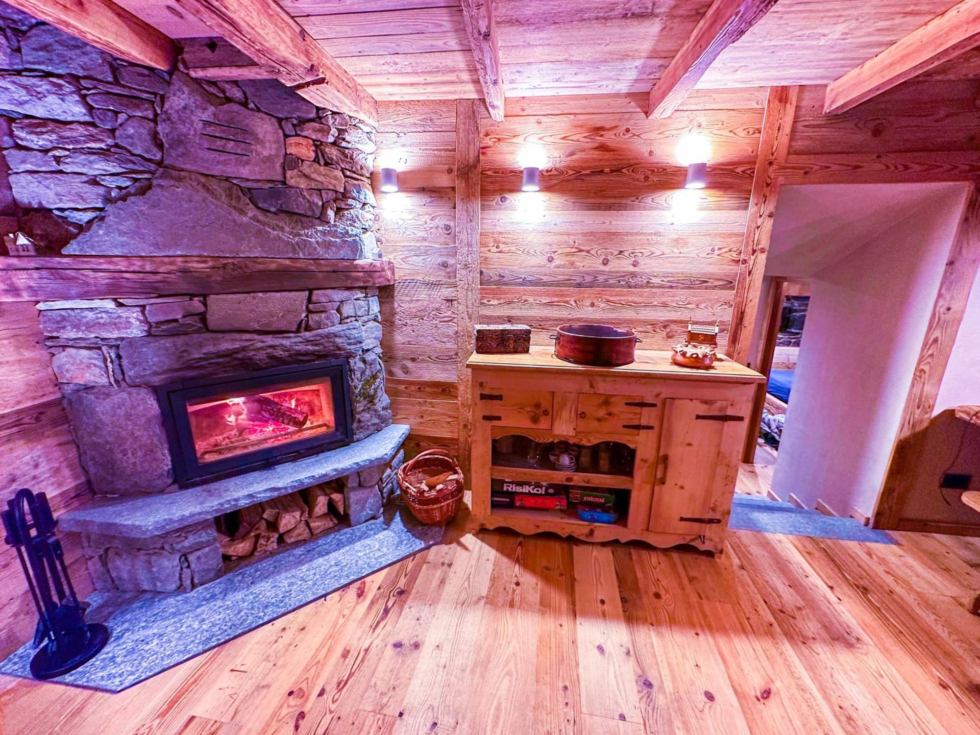 Joivy Modern Family Chalet With Stunning Mountain Views Champoluc Kültér fotó